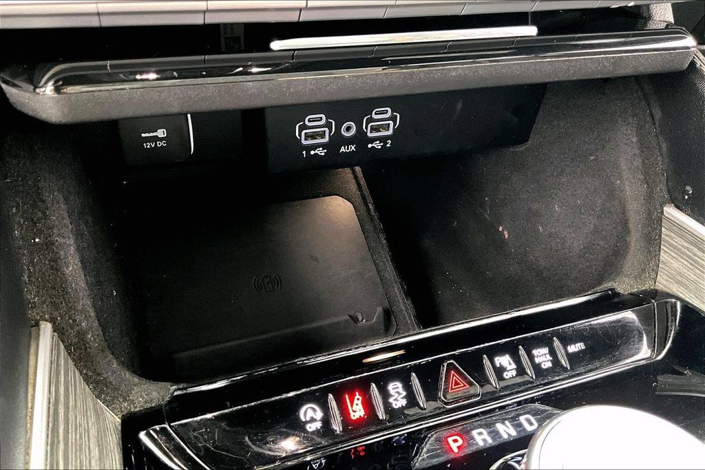 Used 2022 Jeep Wagoneer Series II AWD/4WD image 33