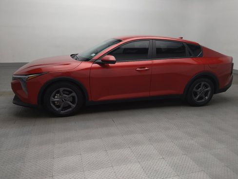 Used 2025 Kia K4 FWD image 2
