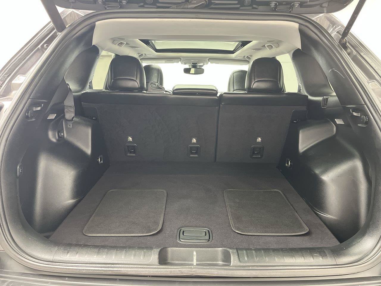 Used 2019 Jeep Cherokee Trailhawk AWD/4WD image 29
