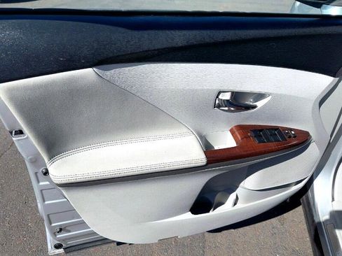 Used 2009 Toyota Venza image 10