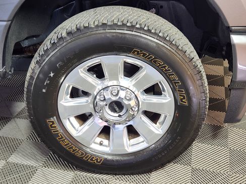 Used 2021 Ford F250 Platinum image 9