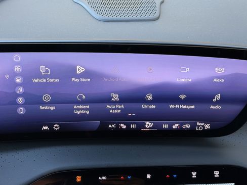 Used 2025 Buick Enclave Avenir w/ Super Cruise Package image 12