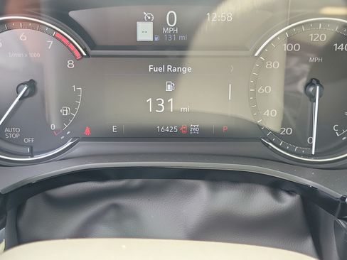 Used 2025 Cadillac XT6 Premium Luxury w/ LPO, Floor Liner Package AWD/4WD image 28