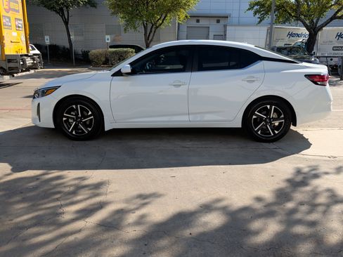 Used 2024 Nissan Sentra SV image 6