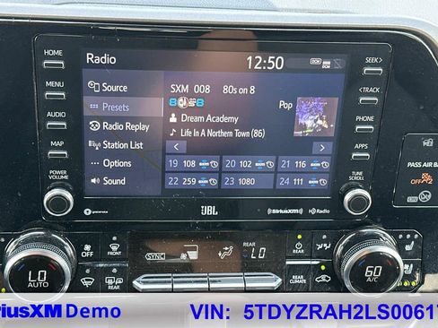 Used 2020 Toyota Highlander Limited image 28