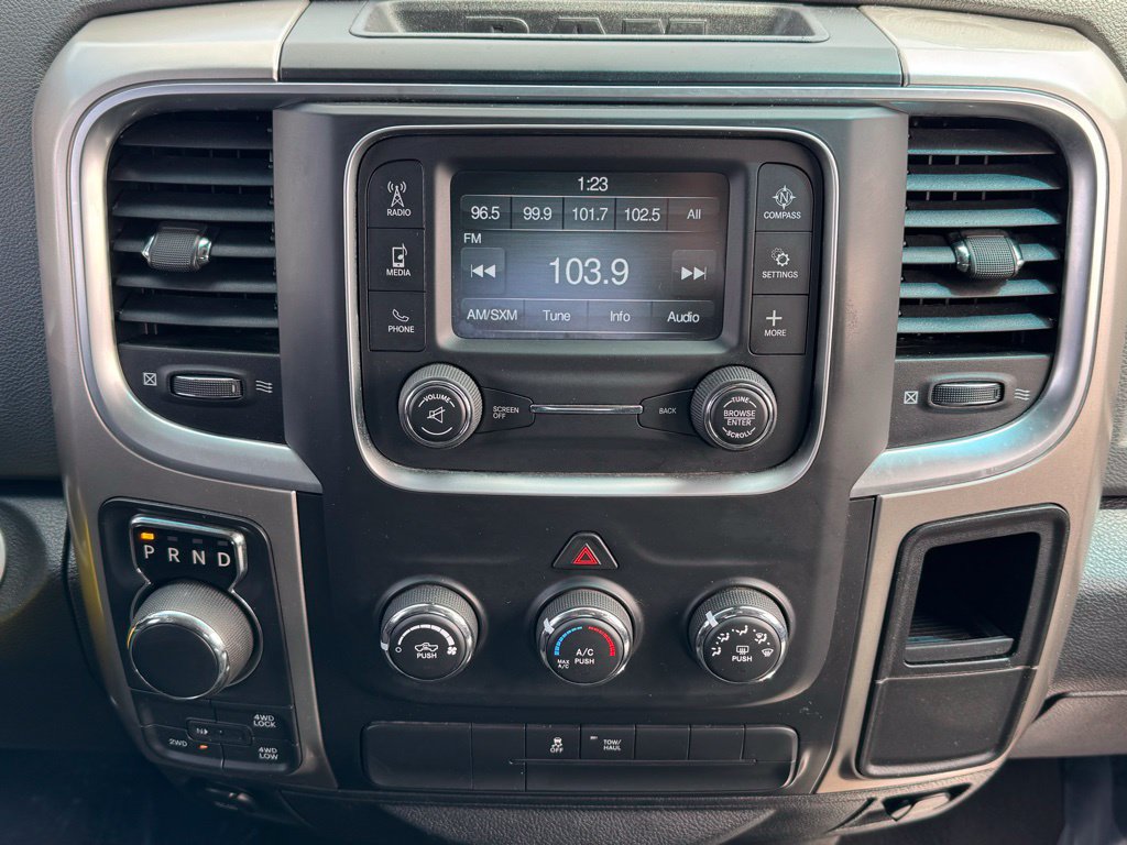 Used 2017 RAM 1500 Classic SLT AWD/4WD image 9
