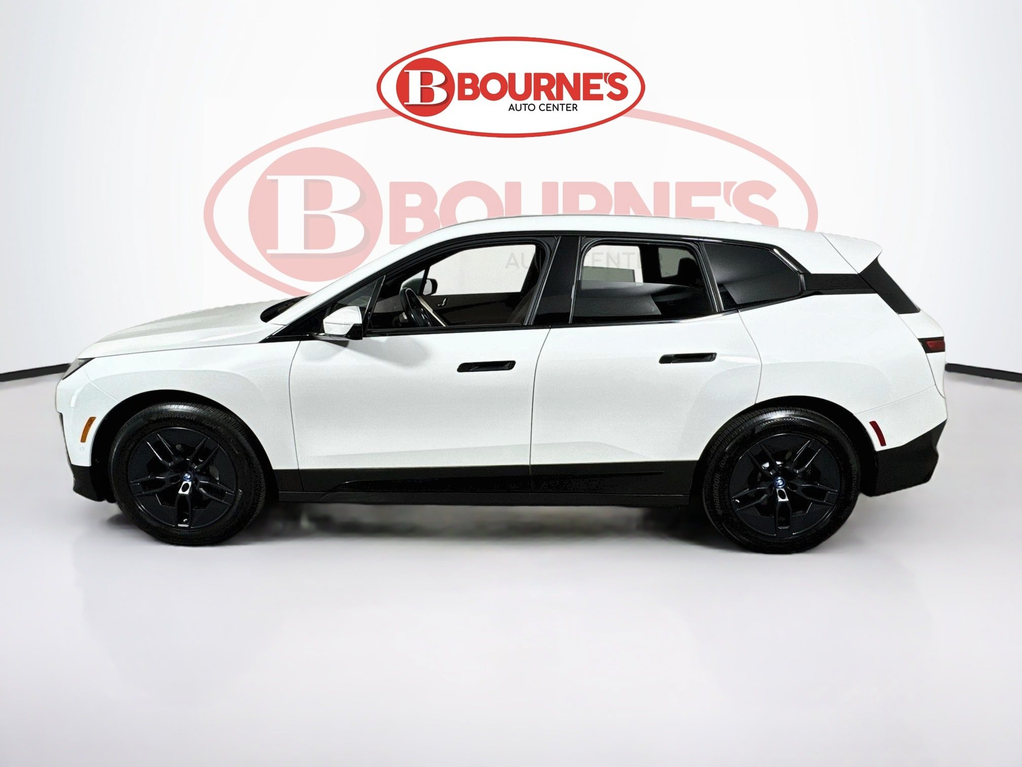 Used 2024 BMW iX xDrive50 AWD/4WD image 9