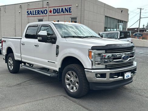 Used 2019 Ford F250 Lariat w/ Lariat Ultimate Package image 2