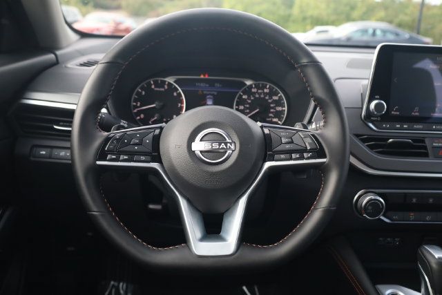 Used 2025 Nissan Altima 2.5 SR AWD/4WD image 11