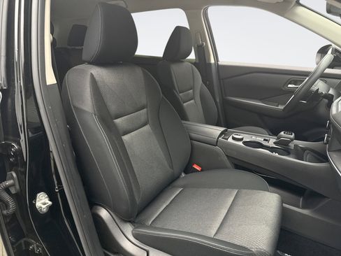 Used 2024 Nissan Rogue SV image 16