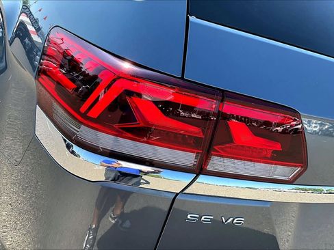 Used 2023 Volkswagen Atlas SE w/ Panoramic Sunroof Package AWD/4WD image 28