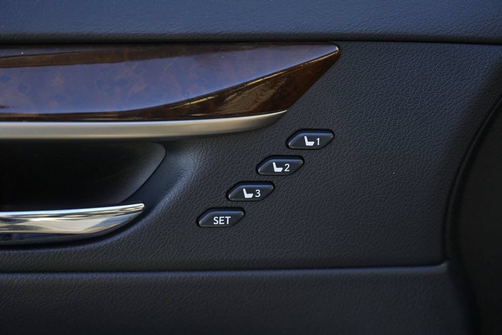 Used 2015 Lexus ES 350 w/ Ultra Luxury Package FWD image 20