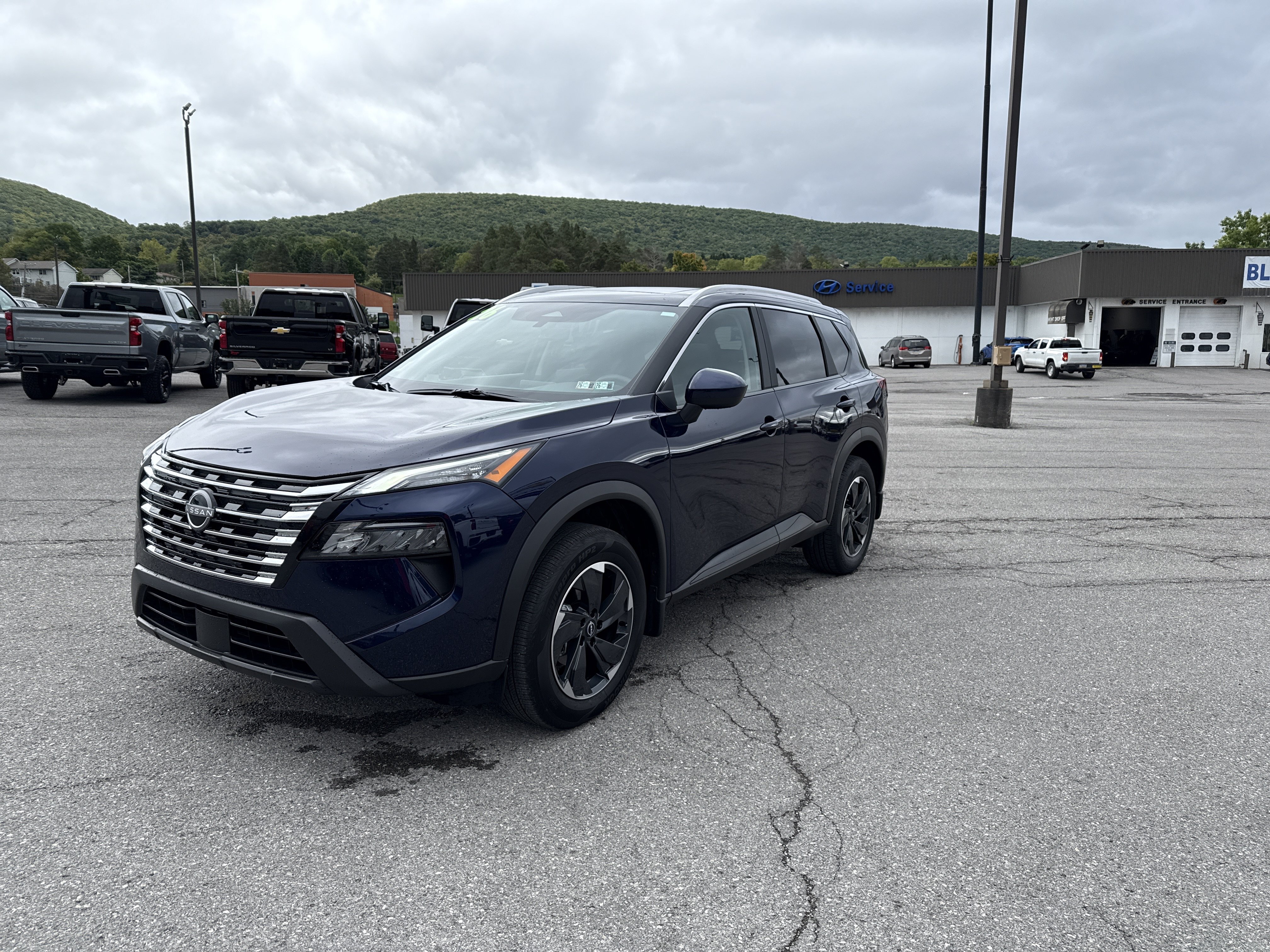 Used 2026 Nissan Rogue SV w/ SV Premium Package AWD/4WD image 8