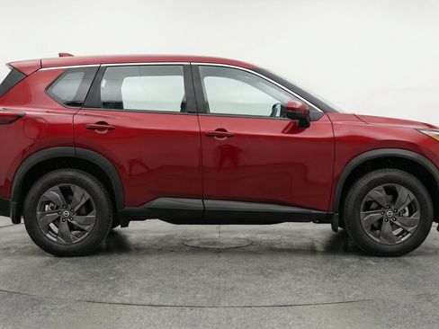 Used 2025 Nissan Rogue SV AWD/4WD image 11