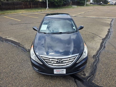 Used 2011 Hyundai Sonata SE w/ Navigation & Sunroof Pkg 4 FWD image 12