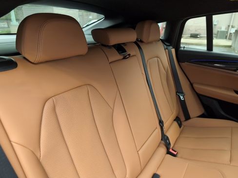 Used 2024 BMW X4 M40i image 23