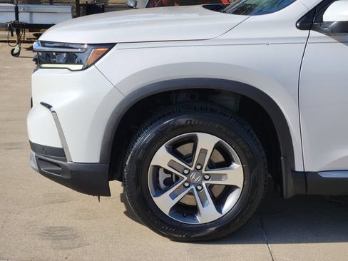 Used 2025 Honda Pilot EX-L image 15
