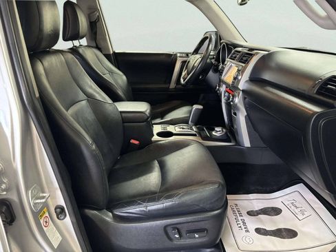 Used 2012 Toyota 4Runner Limited AWD/4WD image 20
