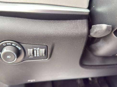 Used 2025 Jeep Compass Limited AWD/4WD image 16