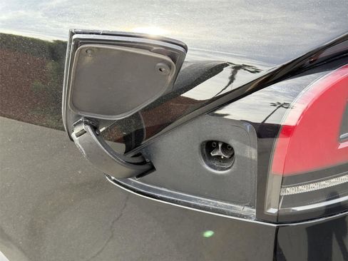 Used 2024 Tesla Model X AWD/4WD image 10