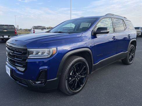 Certified 2023 GMC Acadia SLT w/ Elevation Edition image 1