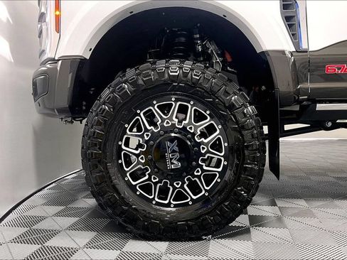 Used 2025 Ford F450 King Ranch w/ FX4 Off-Road Package AWD/4WD image 8