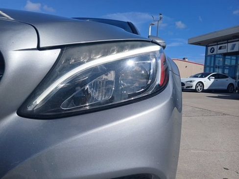 Used 2016 Mercedes-Benz C 300 4MATIC Sedan image 4