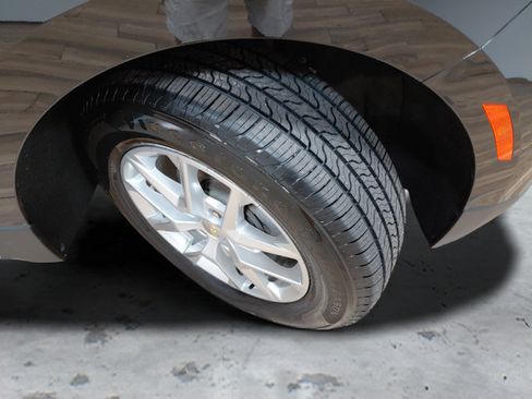 Certified 2022 Chevrolet Equinox LS AWD/4WD image 10