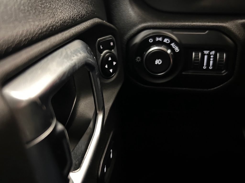 Used 2022 Jeep Wrangler Unlimited Sport AWD/4WD image 19