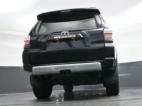 Used 2021 Toyota 4Runner TRD Off-Road AWD/4WD image 37