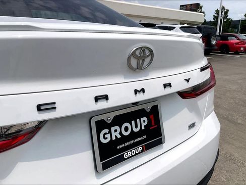 Used 2025 Toyota Camry SE FWD image 29