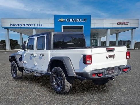 Used 2023 Jeep Gladiator Rubicon w/ Cold Weather Group AWD/4WD image 14
