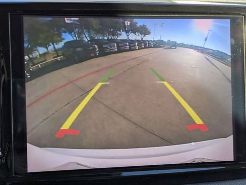 Used 2024 Chrysler Pacifica Touring-L image 23