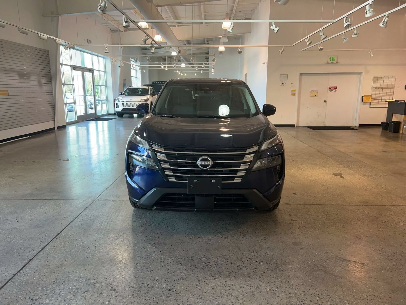 Used 2026 Nissan Rogue SV AWD/4WD image 4
