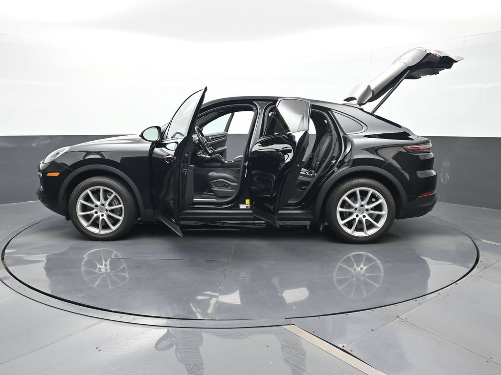 Certified 2023 Porsche Cayenne Coupe w/ Premium Package AWD/4WD image 30