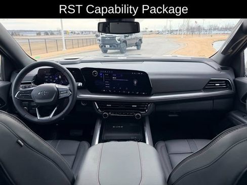 Used 2026 Chevrolet Suburban RST w/ RST Capability Package image 7