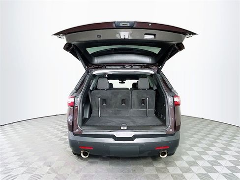 Certified 2021 Chevrolet Traverse LT w/ LPO, Blackout Package image 28