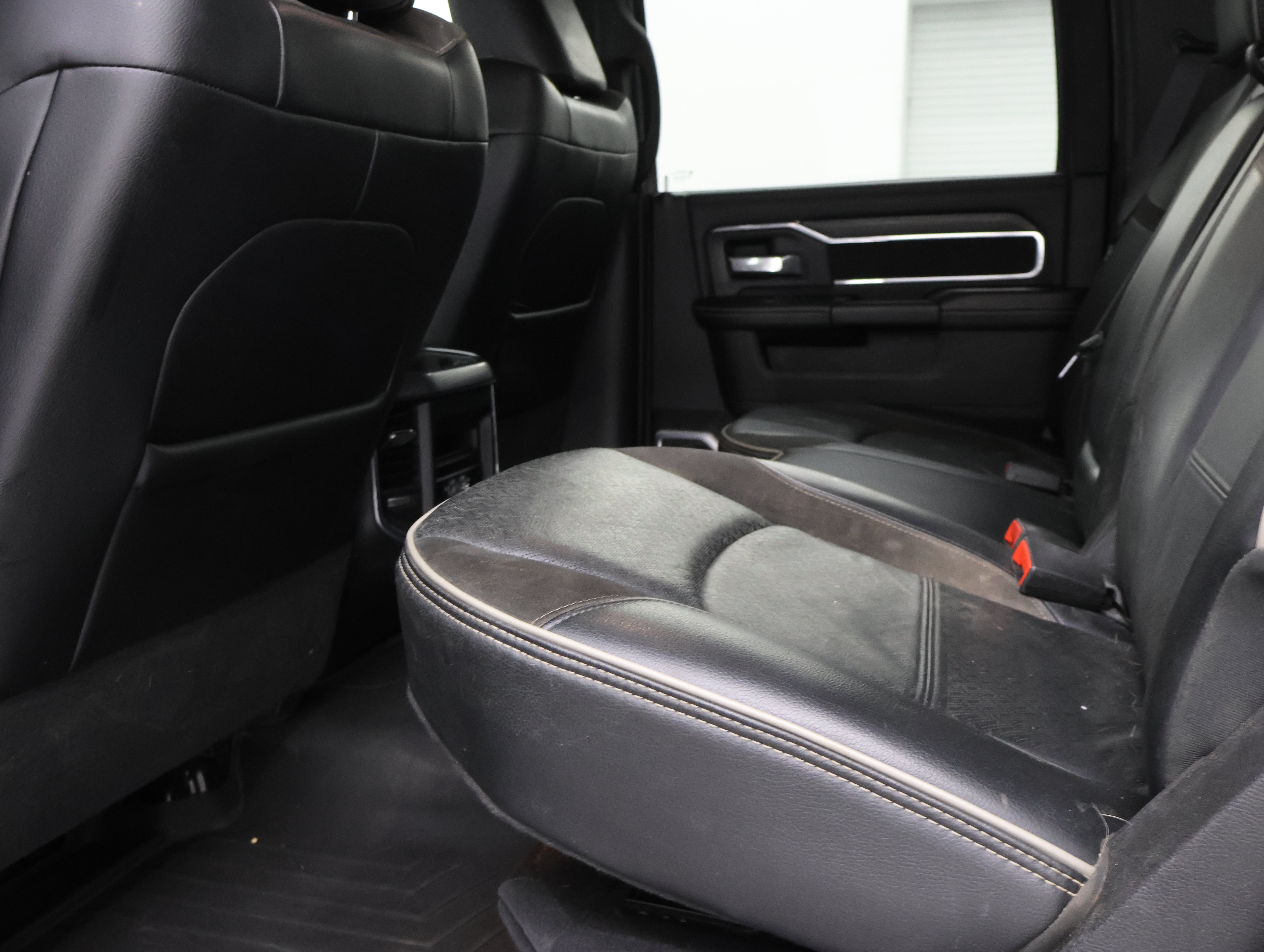 Used 2024 RAM 2500 Laramie w/ Night Edition AWD/4WD image 34