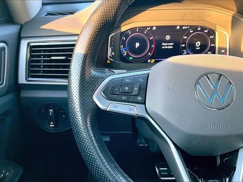 Used 2021 Volkswagen Atlas SEL Premium image 12