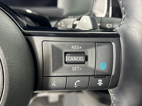 Used 2024 Nissan Pathfinder Platinum AWD/4WD image 30