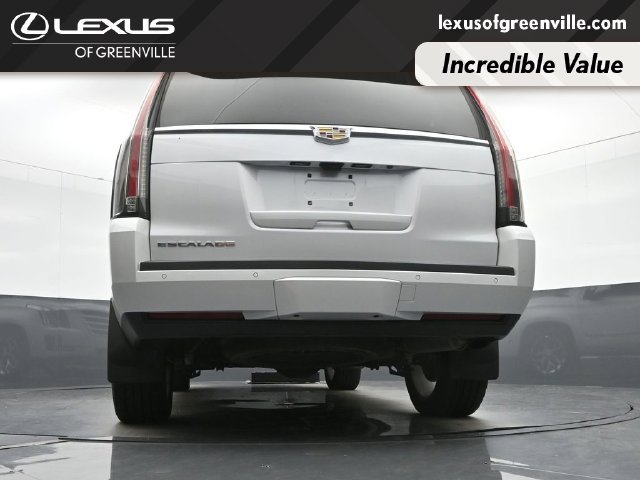 Used 2020 Cadillac Escalade Premium Luxury AWD/4WD image 17
