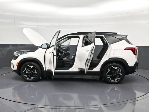 Used 2025 Kia Seltos S FWD image 41