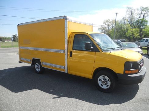 Used 2011 GMC Savana 3500 RWD image 7