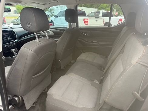 Used 2021 Chevrolet Traverse LS FWD image 8