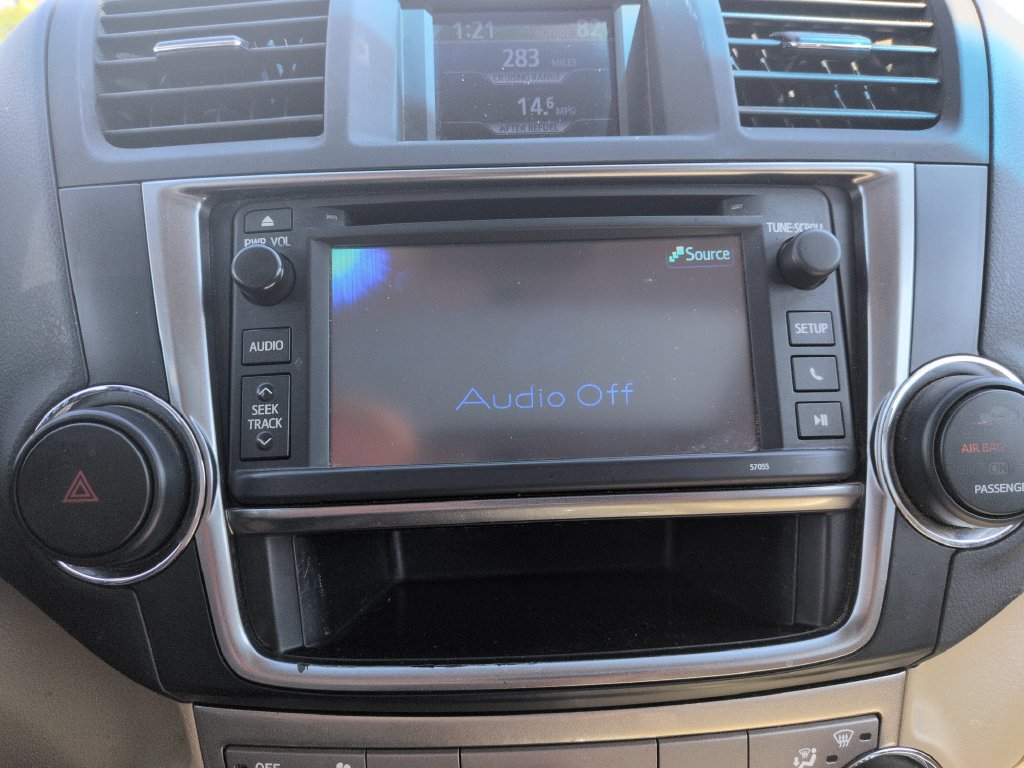 Used 2013 Toyota Highlander FWD w/ Cold Weather Pkg image 19