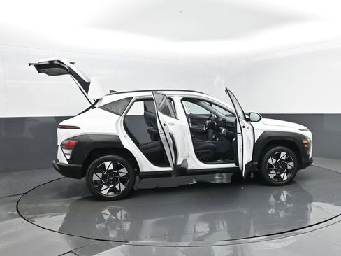 Used 2025 Hyundai Kona SEL image 27