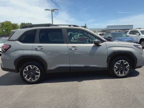 Certified 2025 Subaru Forester Premium AWD/4WD image 9