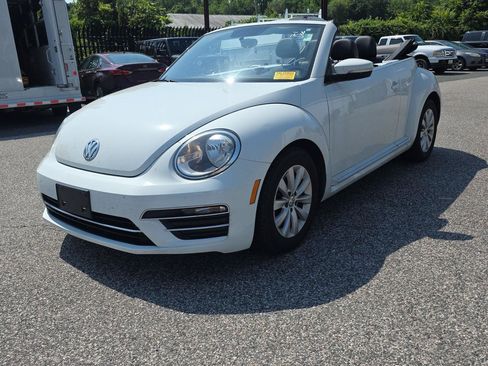 Used 2018 Volkswagen Beetle 2.0T S FWD image 2