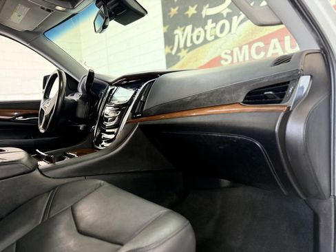 Used 2016 Cadillac Escalade ESV Premium image 40