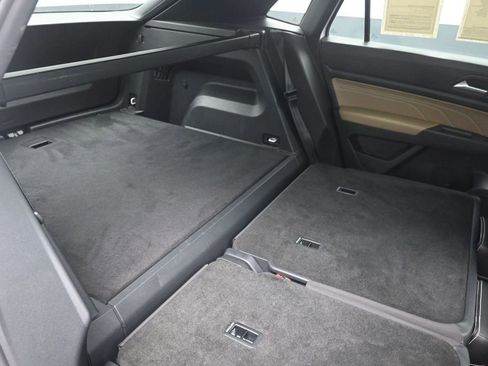 Used 2021 Volkswagen Atlas Cross Sport SE FWD image 26